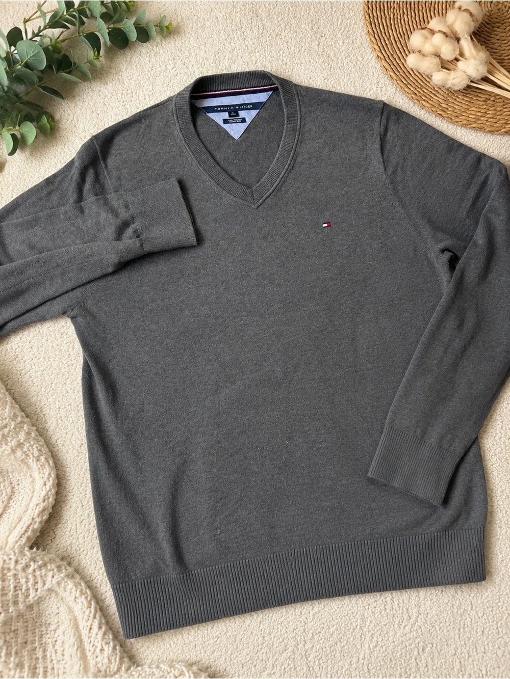 Tommy Hilfiger Men's V-Neck Sweater in Charcoal